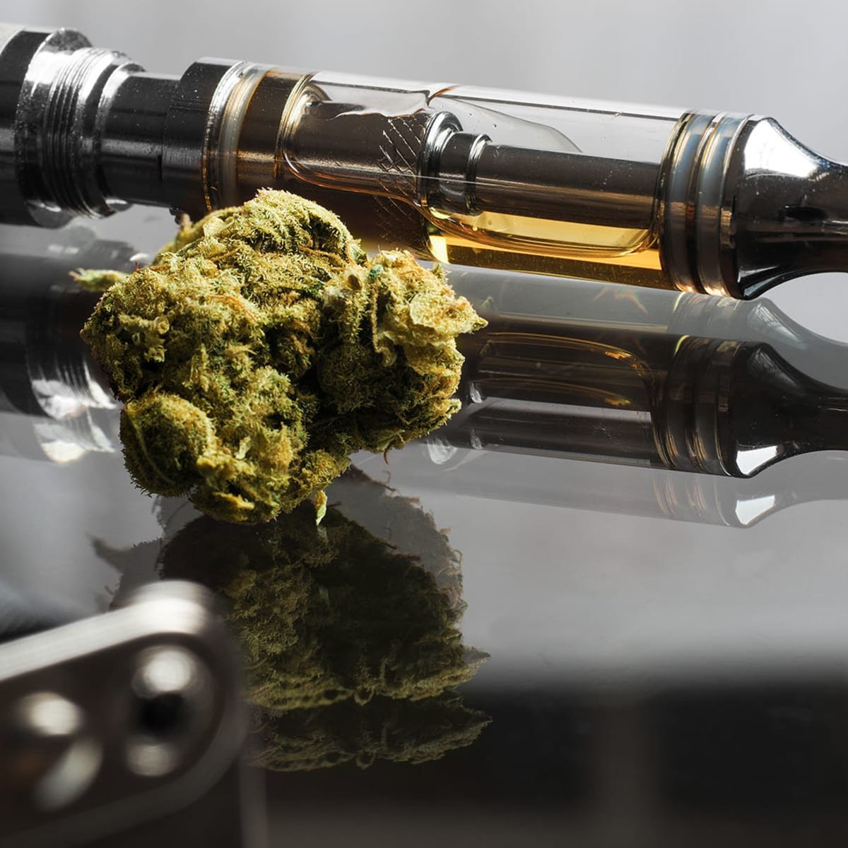 Vaping-Related Deaths & Illness: Are E-Cigs & Weed Vape Pens Safe? - Men's Journal