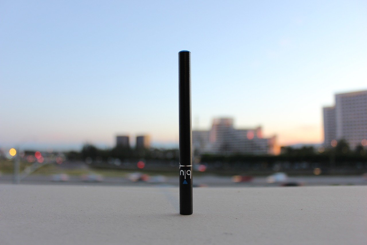 Free E Cigarette Vaping photo and picture